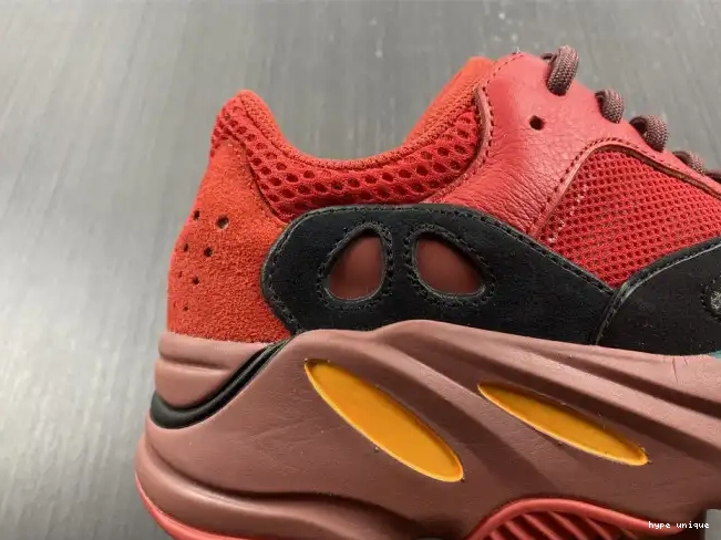 hype HQ6979 Boost Hi-Res 700 Adidas Yeezy Red 0516